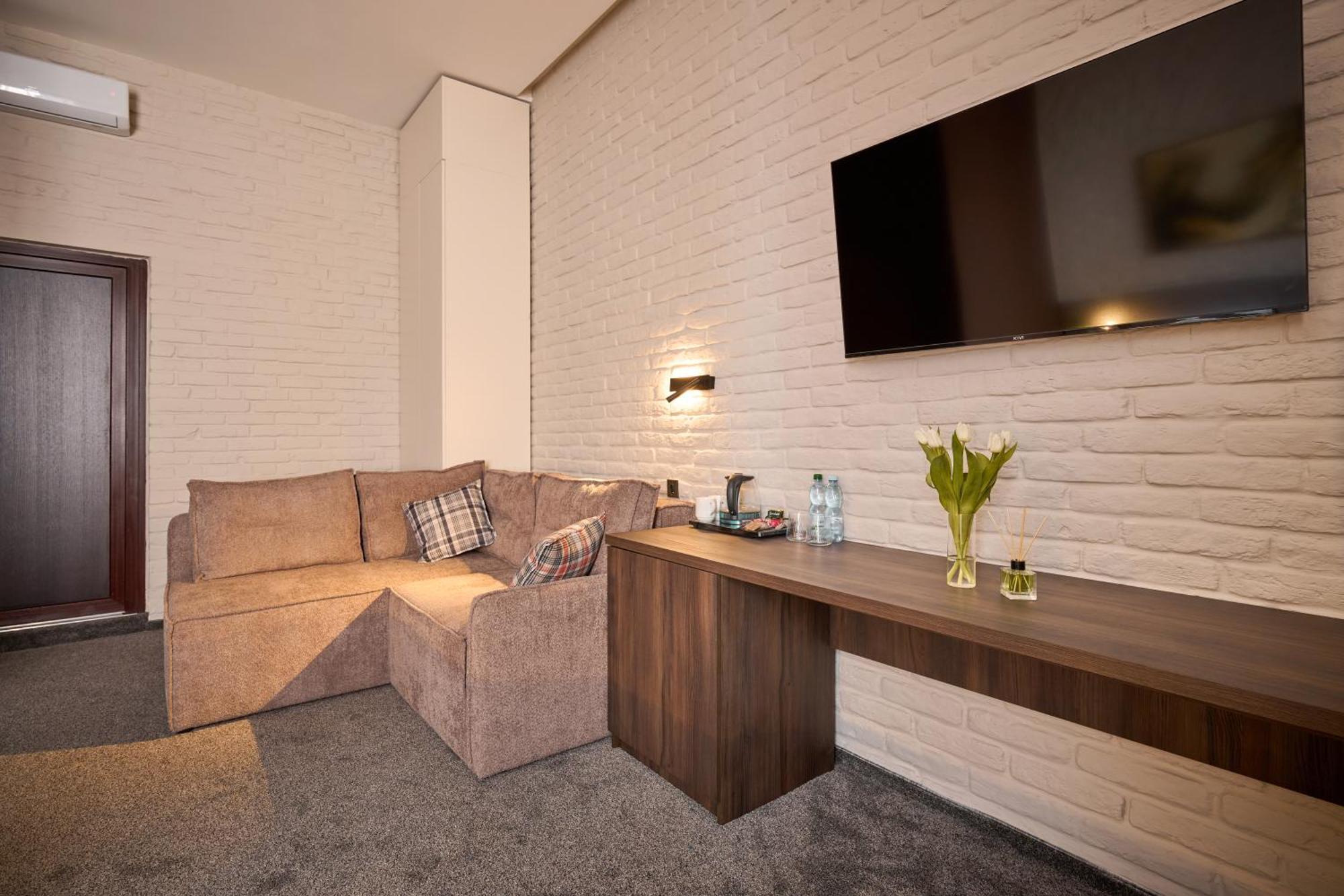 Fimka Apart Hotel อิวาโน-ฟรานกิฟสเก ภายนอก รูปภาพ